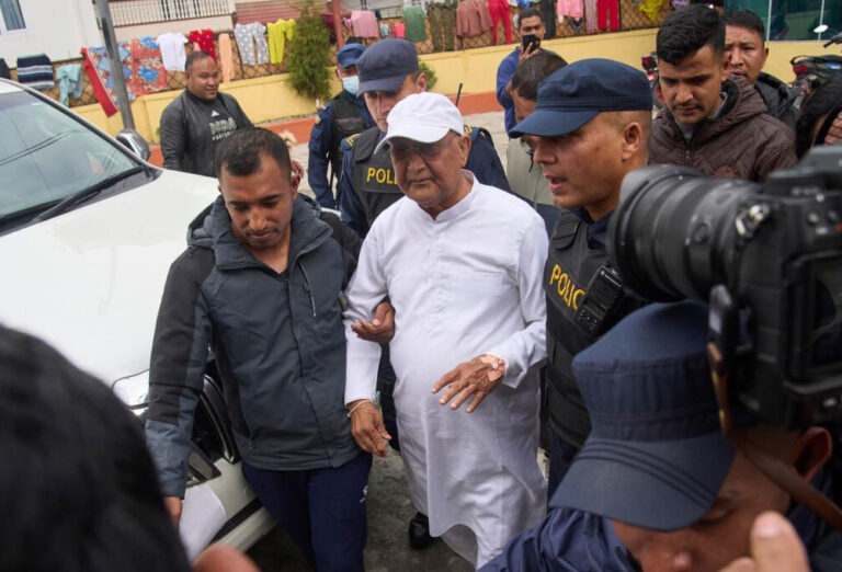 “நேபாளத்தில் நள்ளிரவு அதிரடி: முன்னாள் பிரதமர் சர்மா ஒலி கைது!