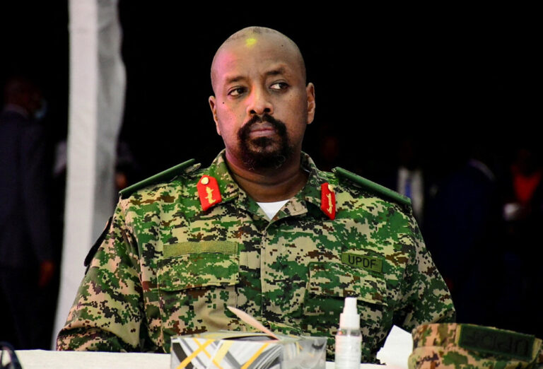 100 கோடி டாலர், அழகான பெண் –  துருக்கிக்கு உகண்டா தளபதி மிரட்டல்!