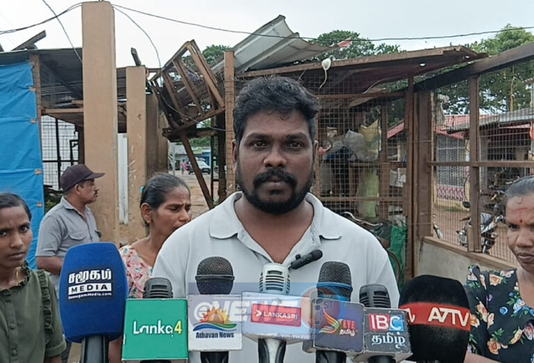 மினி சூறாவளியால் சிதைந்த பரந்தன் சந்தை:அழுகும் காய்கறிகள்!
