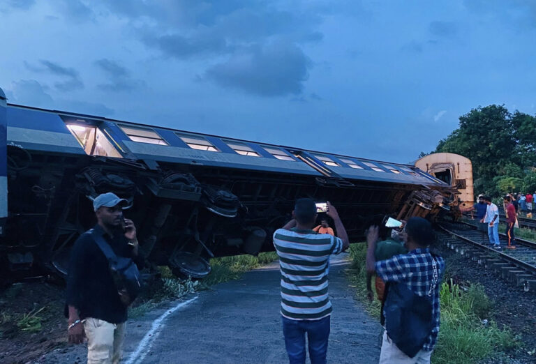 வனவாசல ரயில் விபத்தில் சதி? தண்டவாளக் கம்பிகள் திருட்டு!